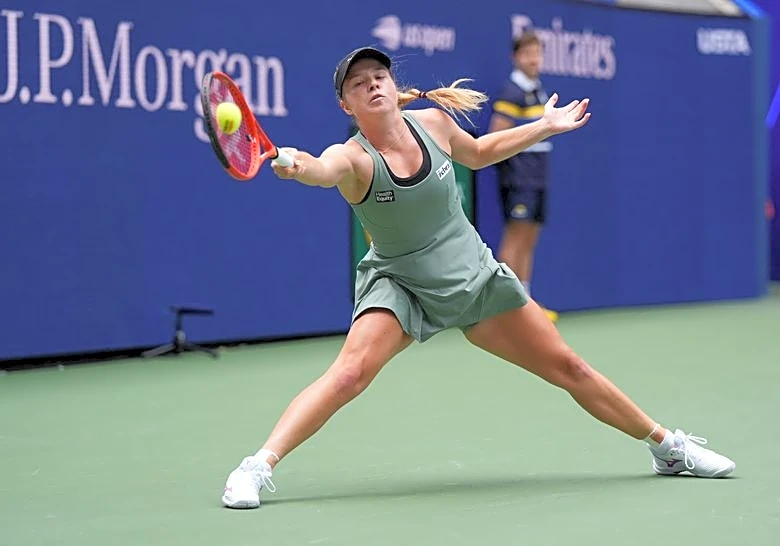 Tennis-US Open begins under sunny skies