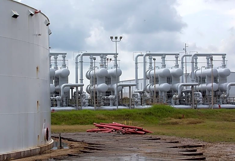 Analysis-Depleted US oil stash loses potency as Iran war grinds on