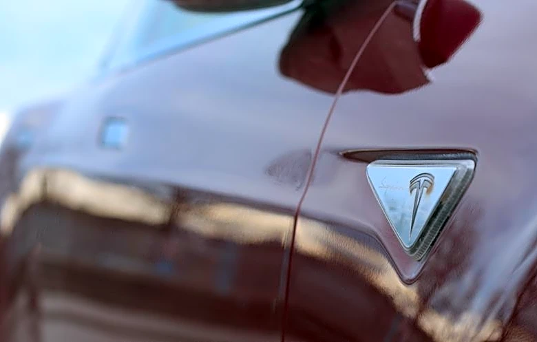 Tesla touts European supervised self-driving safety data ahead of EU vote