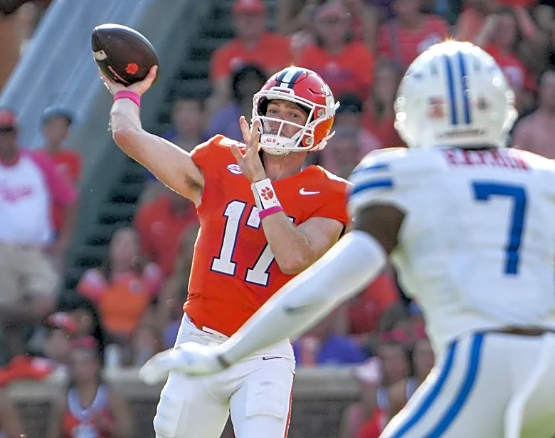 Clemson names Christopher Vizzina starting QB vs. LSU