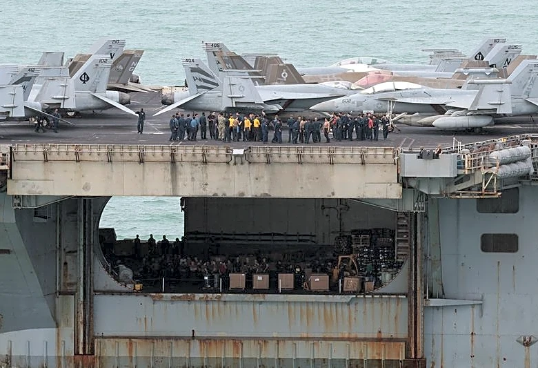 After 286 days at sea, US aircraft carrier arrives in Thailand