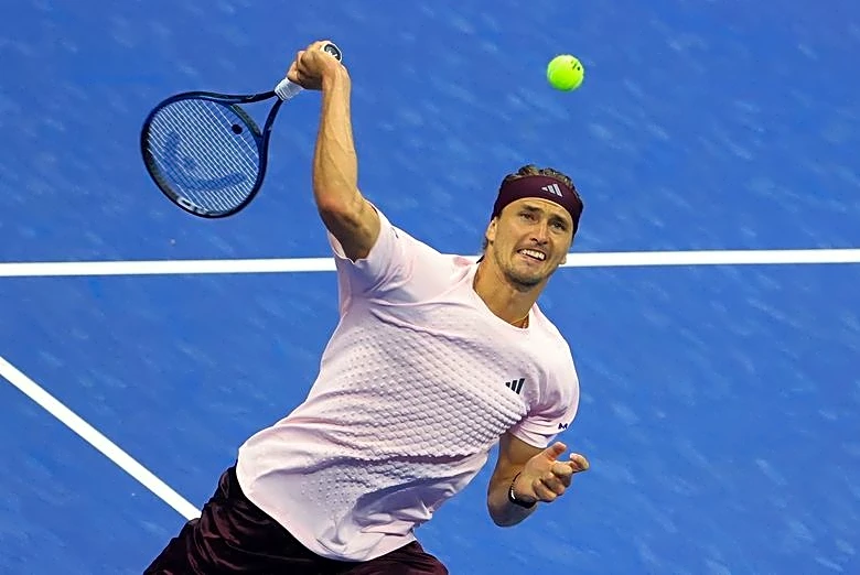 Tennis-Top seed Zverev avoids upset in five-set thriller