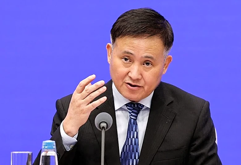 China never deliberately pursues trade surplus, central bank governor says