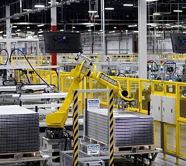 Rise in US factory orders beats expectations in July