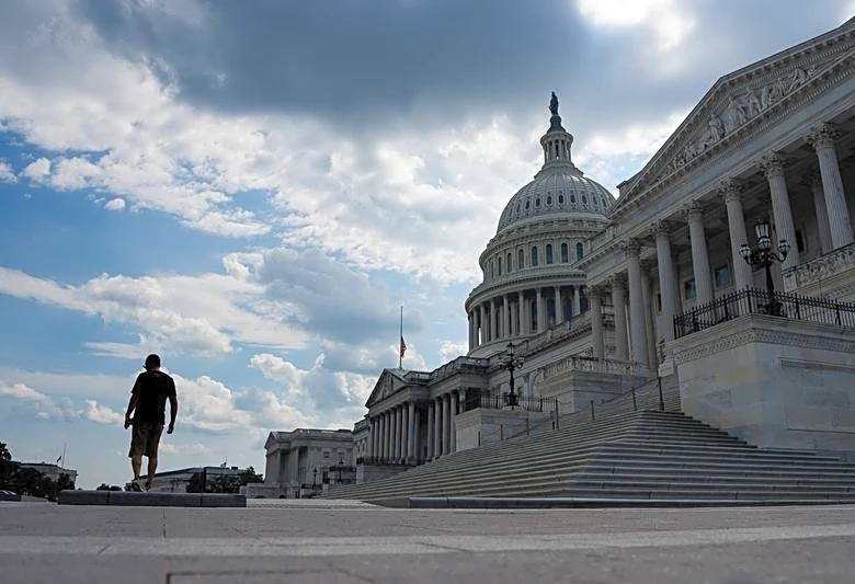 Trump signs bill to avert government shutdown before midterm elections