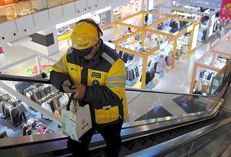 Analysis-Chinese e-commerce moves to next phase after delivery price war changes shopping habits