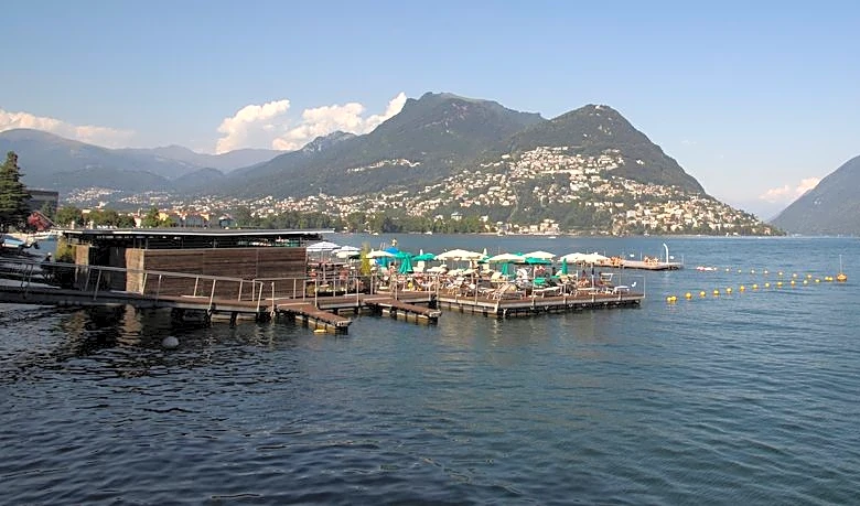 Swiss economy grows at fastest rate in nearly five years