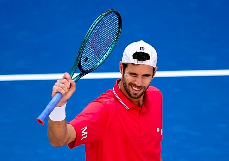 Tennis-Khachanov upsets Auger-Aliassime to reach US Open third round