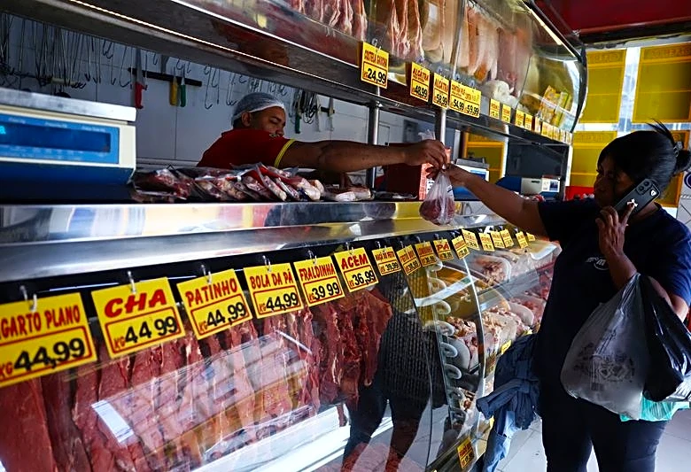 Factbox-EU ban on animal products affects $1.8 billion in Brazilian exports