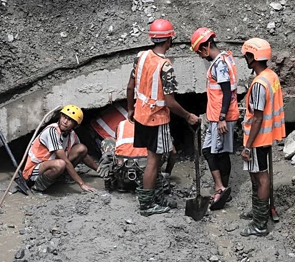 How engineers in a WhatsApp group are guiding Nepal's flood rescue efforts