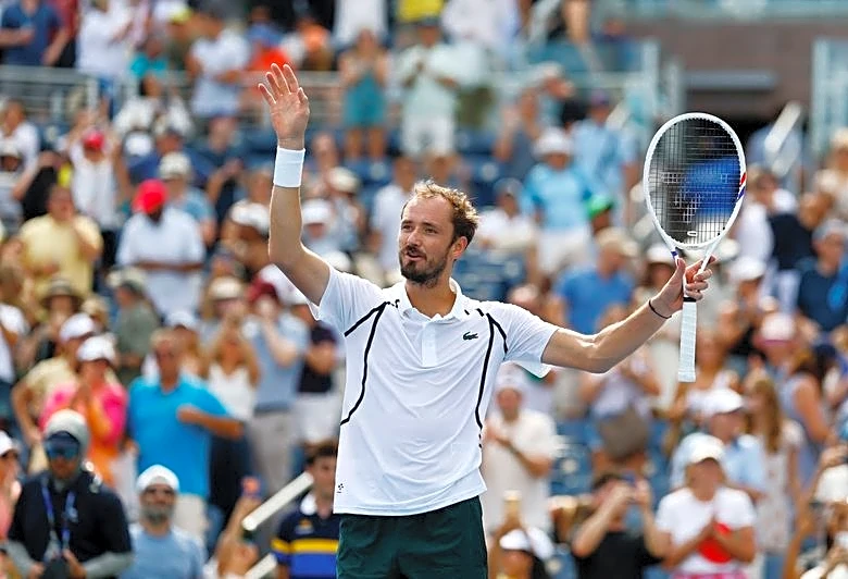Tennis-Medvedev's strong form continues with convincing win over Rinderknech
