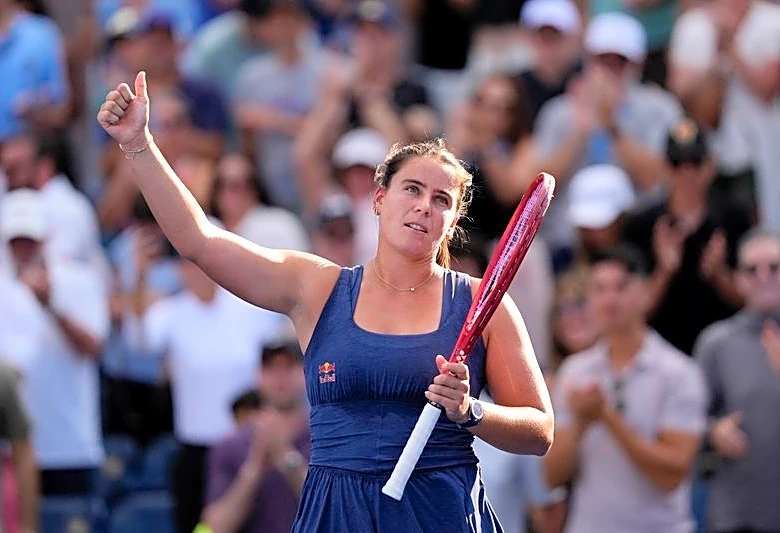 Tennis-Navarro stuns seventh seed Muchova to reach US Open fourth round