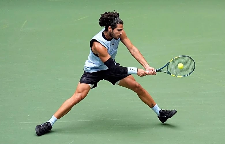 Tennis-Alcaraz builds steam at US Open, Sabalenka and Noskova book showdown