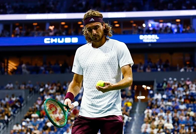 Tennis-Tsitsipas laments the fall of the one-handed backhand as 149-year Grand Slam run ends