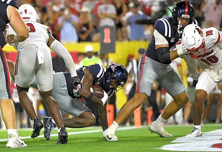 Reports: Ole Miss RB Kewan Lacy leaves game vs. Louisville with leg bruise