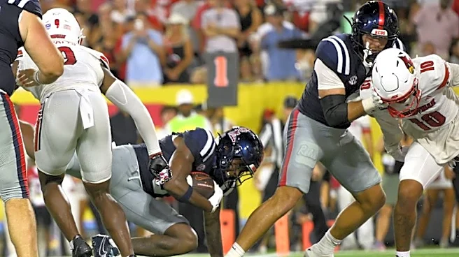 Reports: Ole Miss RB Kewan Lacy leaves game vs. Louisville with leg bruise
