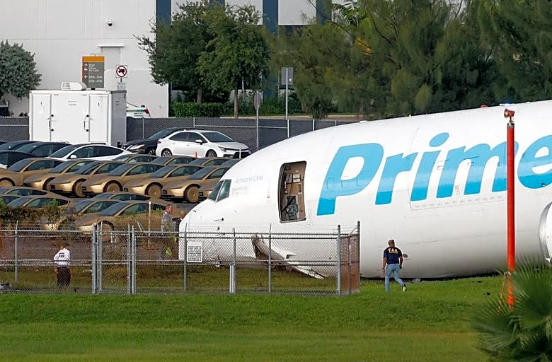 At least five killed in Amazon Prime Air cargo plane crash in Miami