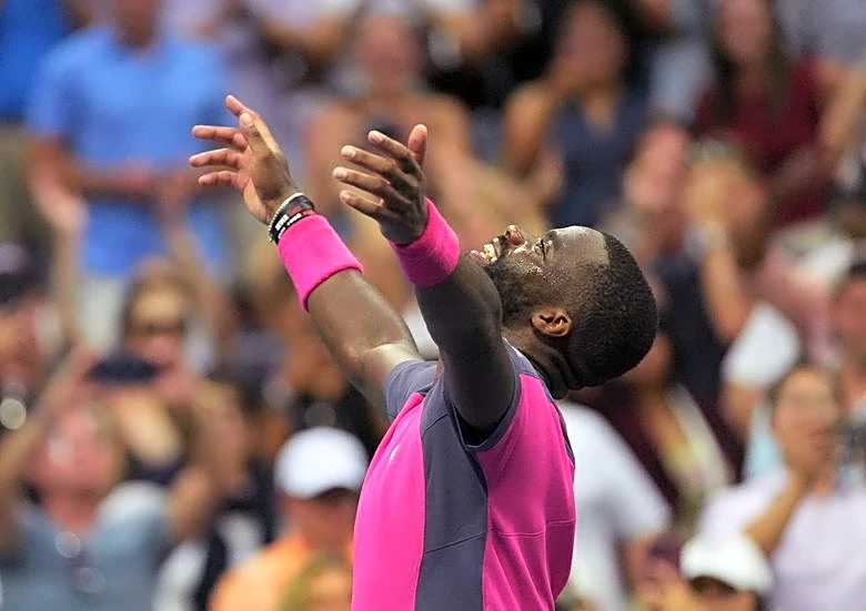 Tennis-Tiafoe reaches US Open semis in thrilling fightback