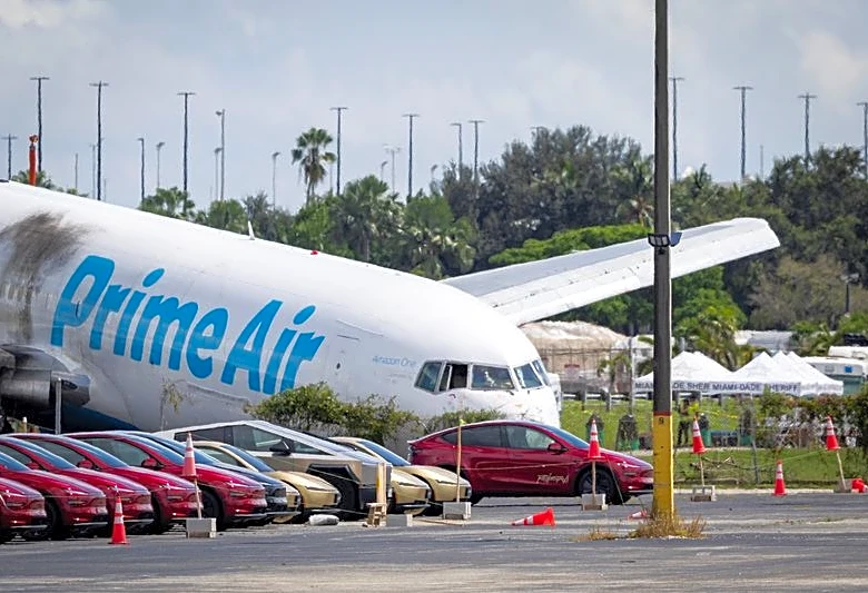 Pilots considered aborting landing after touchdown in Miami cargo crash, NTSB says