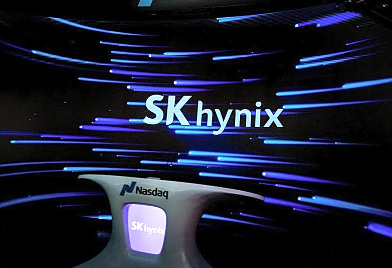 Analysis-Samsung, SK Hynix payouts test South Korea's reform drive as investors seek more
