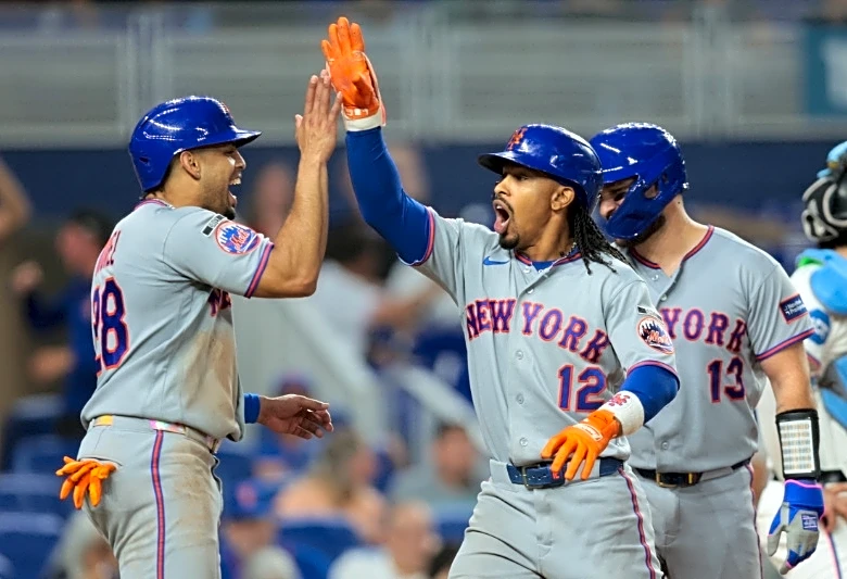 MLB roundup: Mets blow 8-0 lead, emerge with 15-14 win over Marlins