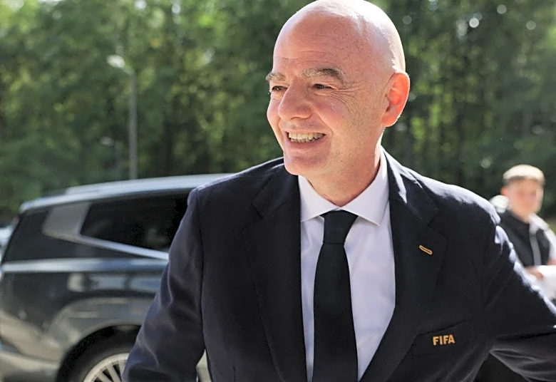 Soccer-French Football Federation withdraws support for FIFA president Infantino