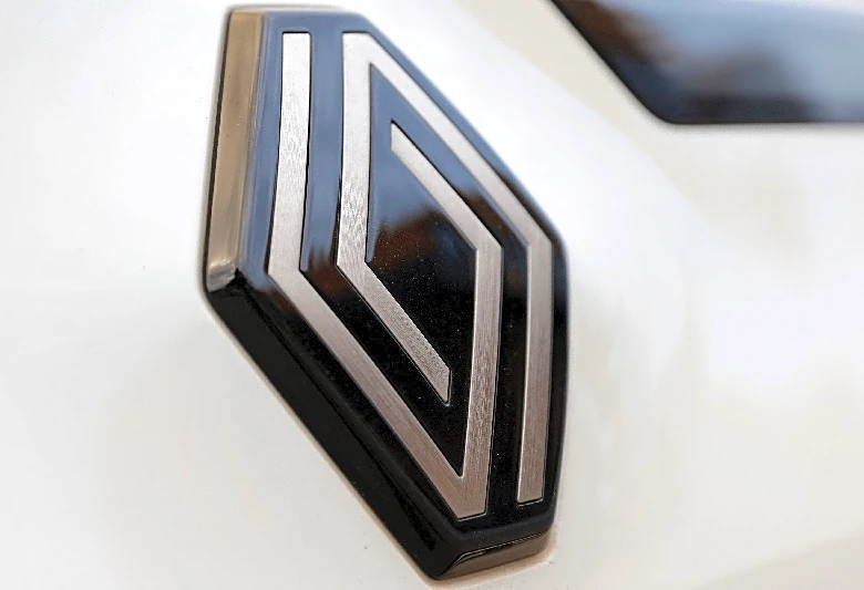 Renault to build pickup truck in Argentina aimed at South America's car buyers