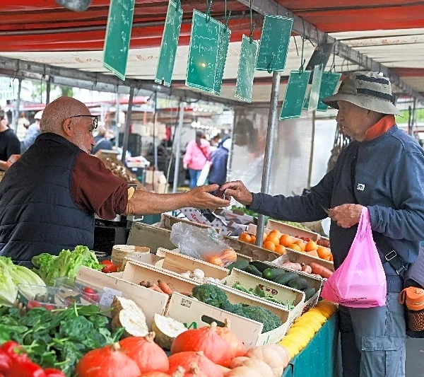 French economy set for only 0.4% growth this year, says INSEE