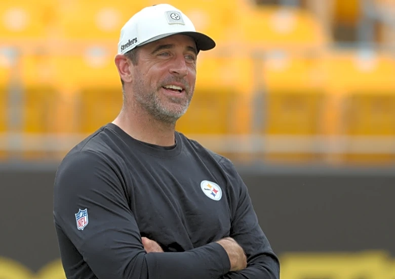 Aaron Rodgers not sure he wants post-career invite, honors from Packers