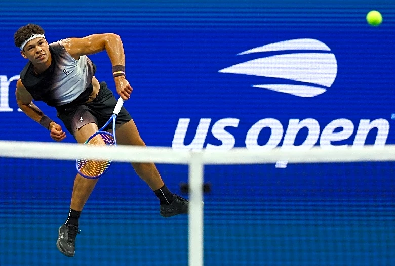 Tennis-Shelton bids to end US men's major drought in final with Zverev
