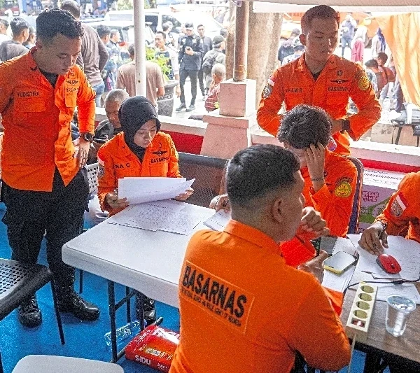 Rescuers search for 130 people after Indonesia passenger ship sinks; six dead, government says