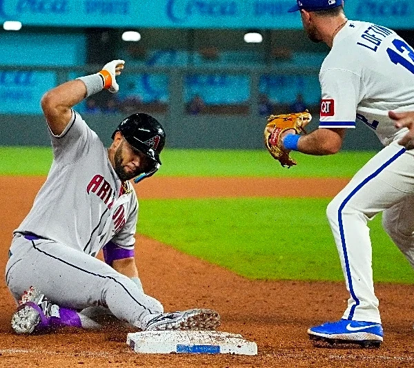 Diamondbacks DFA former All-Star OF Lourdes Gurriel Jr.