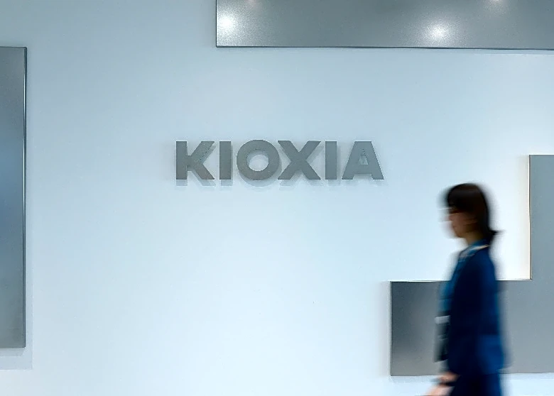 Kioxia considers raising $10 billion in US listing, Bloomberg News reports