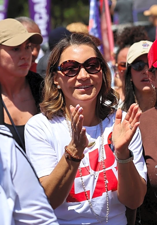 Lula, Bolsonaro neck-and-neck in Brazil runoff polls ahead of election