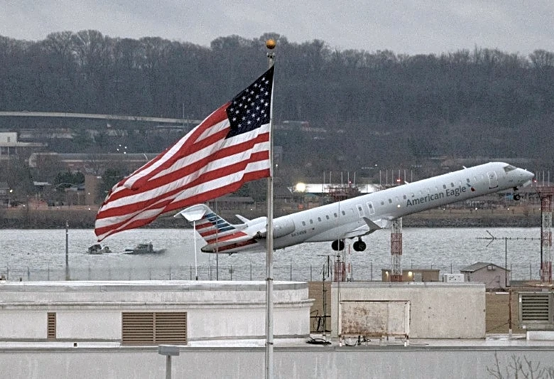 US NTSB says one-third of FAA answers to safety recommendations are 'unacceptable'