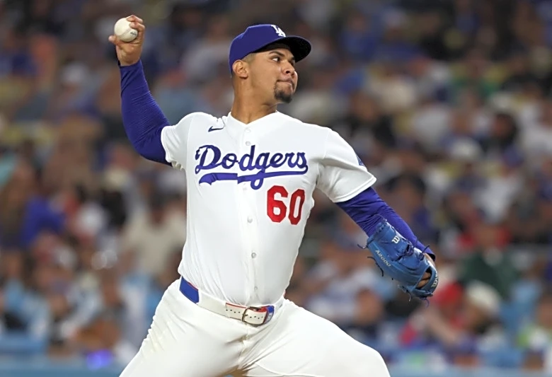 Dodgers put Edgardo Henriquez (back) on IL