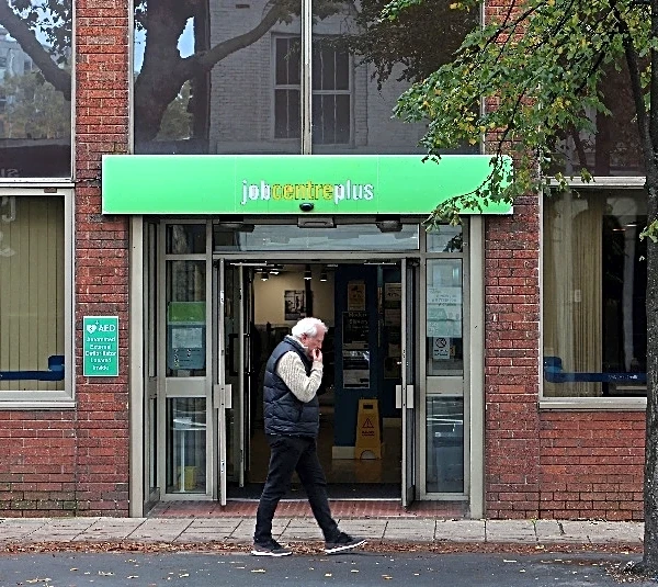 UK jobs market stays soft before BoE rate call