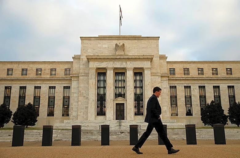 Bond selloff drives US benchmark beyond 5%; stocks rattled