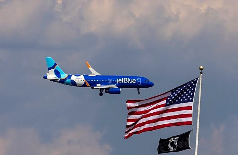 FAA boss set to discuss air traffic reform as airlines urged to better handle delays