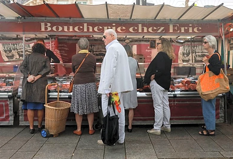 French central bank trims growth outlook as demand softens