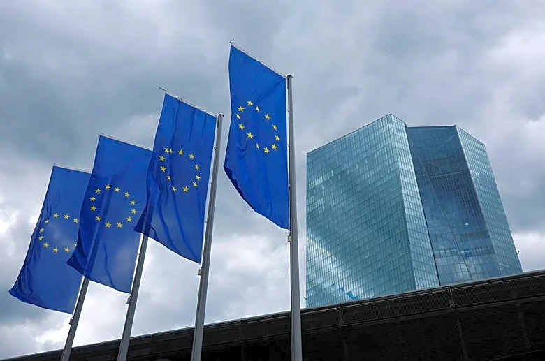 Euro zone wage growth slows, only modest uptick seen