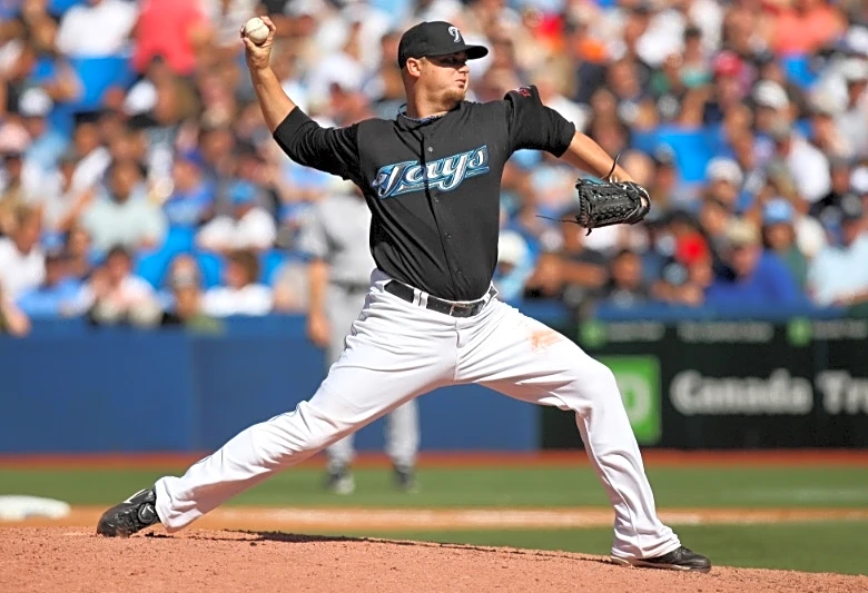 Former MLB pitcher Brian Wolfe dies at 45