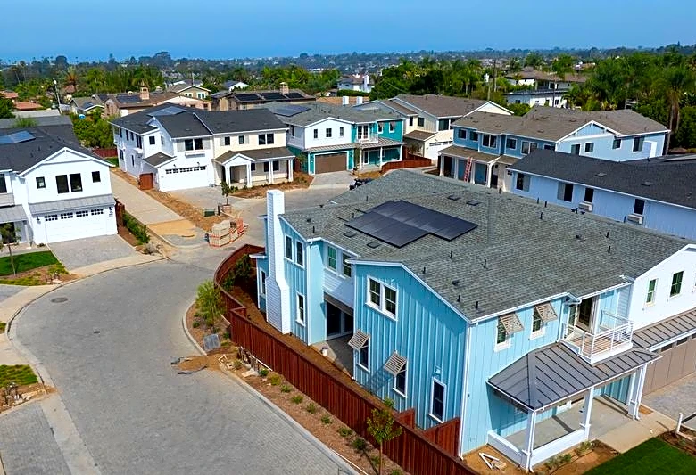 US single-family housing starts rebound in August; building permits fall