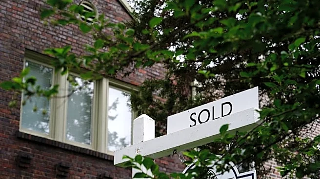 US pending home sales unexpectedly rise in August, trend remains weak