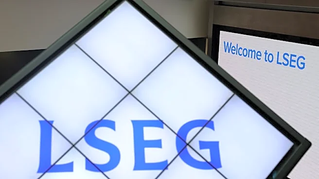 London's FTSE 100 retreats as banks, energy weigh but eyes weekly rise