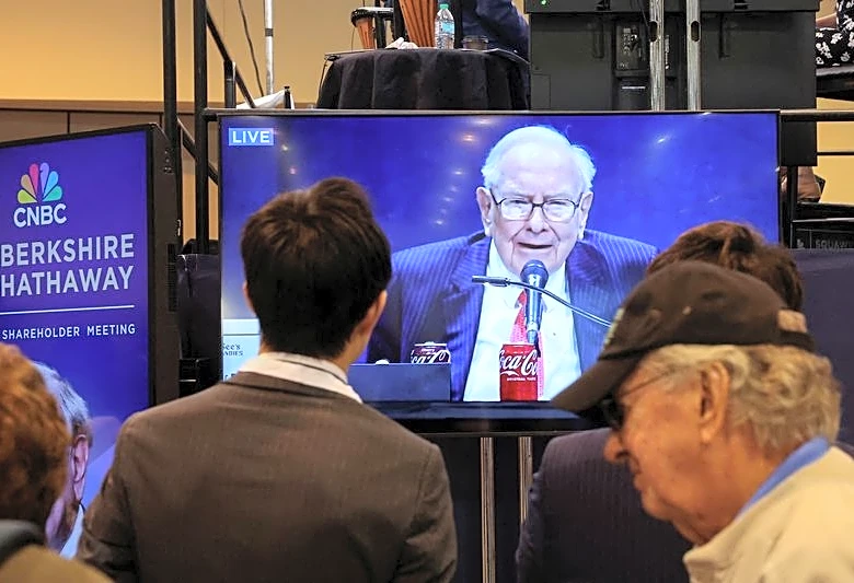 Warren Buffett steps down as Berkshire chair, becomes chairman emeritus