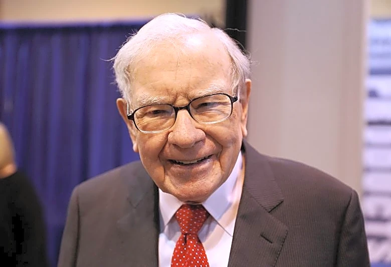 Factbox-Key executives running Berkshire Hathaway's $1 trillion empire