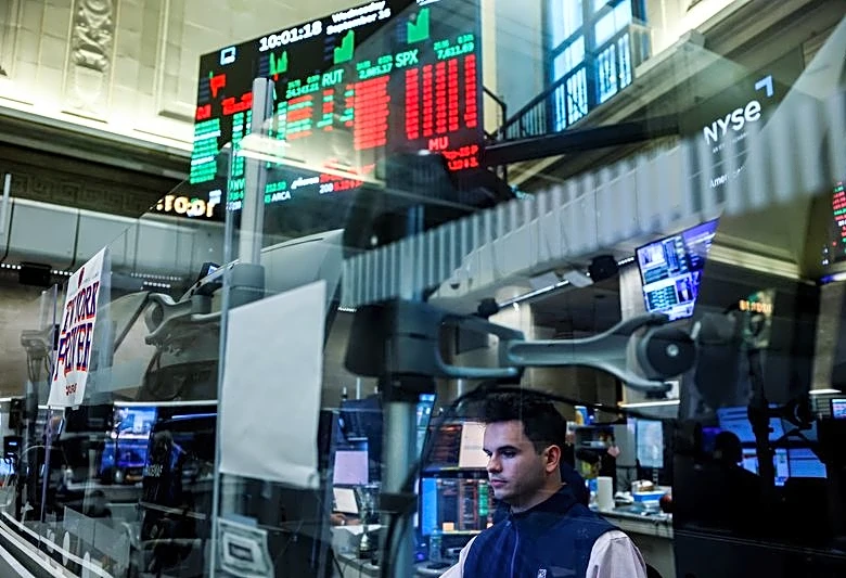 Global shares fall, Treasury yields rise as central banks double down on inflation fight