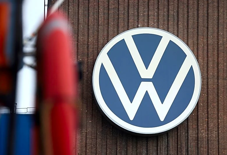 Volkswagen crisis worsens with profit warning over Porsche-led $11.5 billion hit