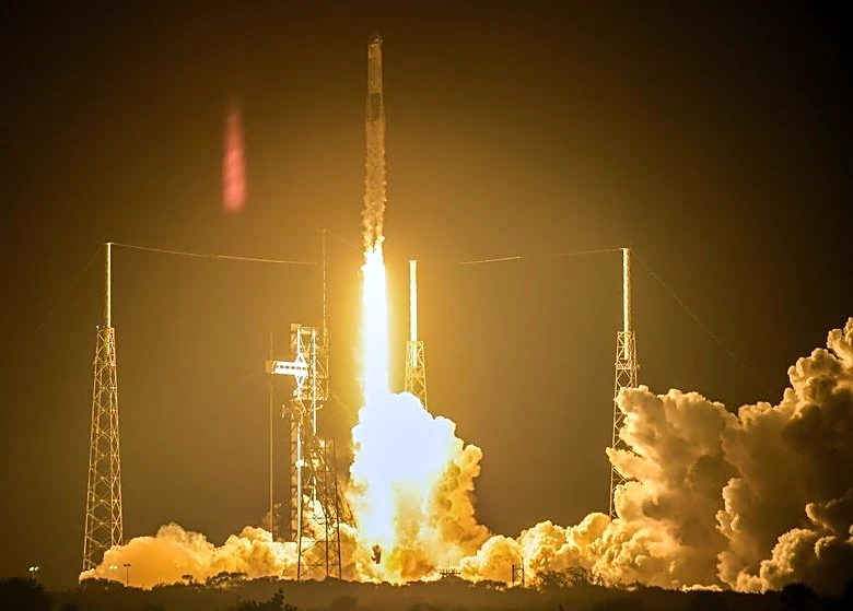 SpaceX to fly more NASA crews to space station under expanded $5.92 billion deal